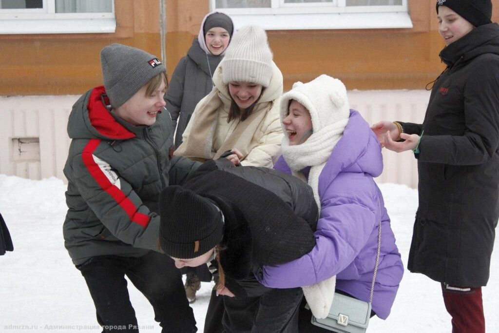 Школьники Рязани соревновались в «Зимних волонтёрских играх»