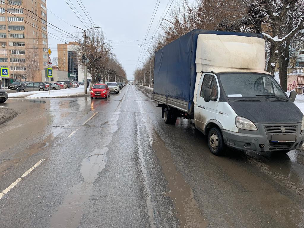 ГИБДД опубликовала фото с места смертельного ДТП на улице Есенина в Рязани