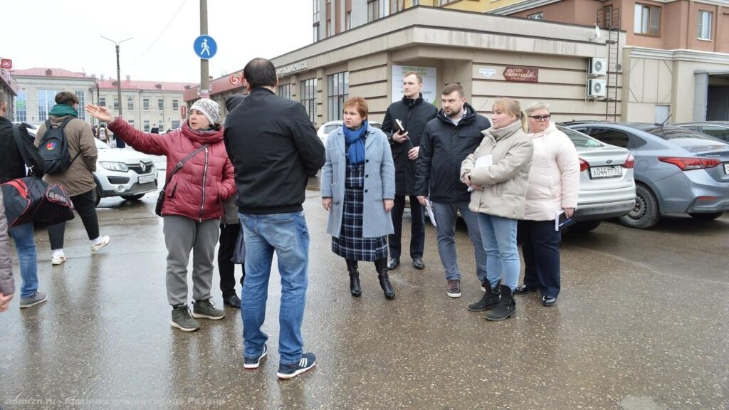 В Рязани стартуют работы по благоустройству Малого шоссе В Рязани стартуют работы по благоустройству Малого шоссе 30 марта глава администрации Елена Сорокина посетила территорию будущего благоустройства, пообщалась с подрядчиком и активистами
