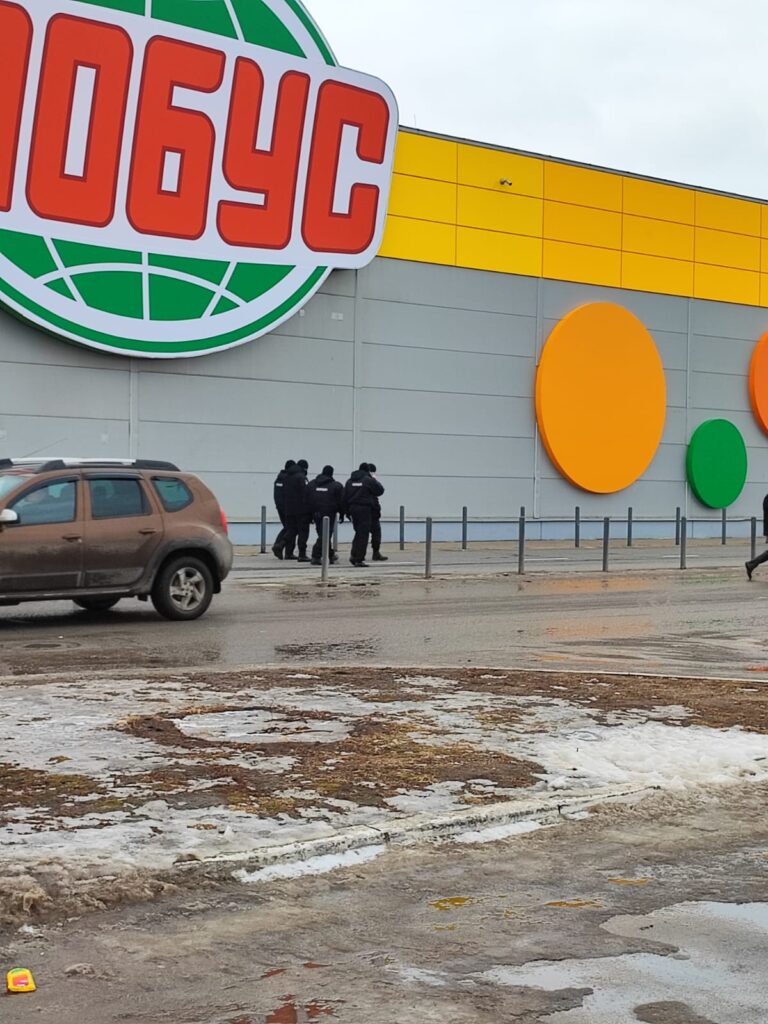 Полиция проводит профилактические рейды в торговых центрах Рязани
