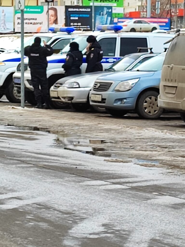 Полиция проводит профилактические рейды в торговых центрах Рязани