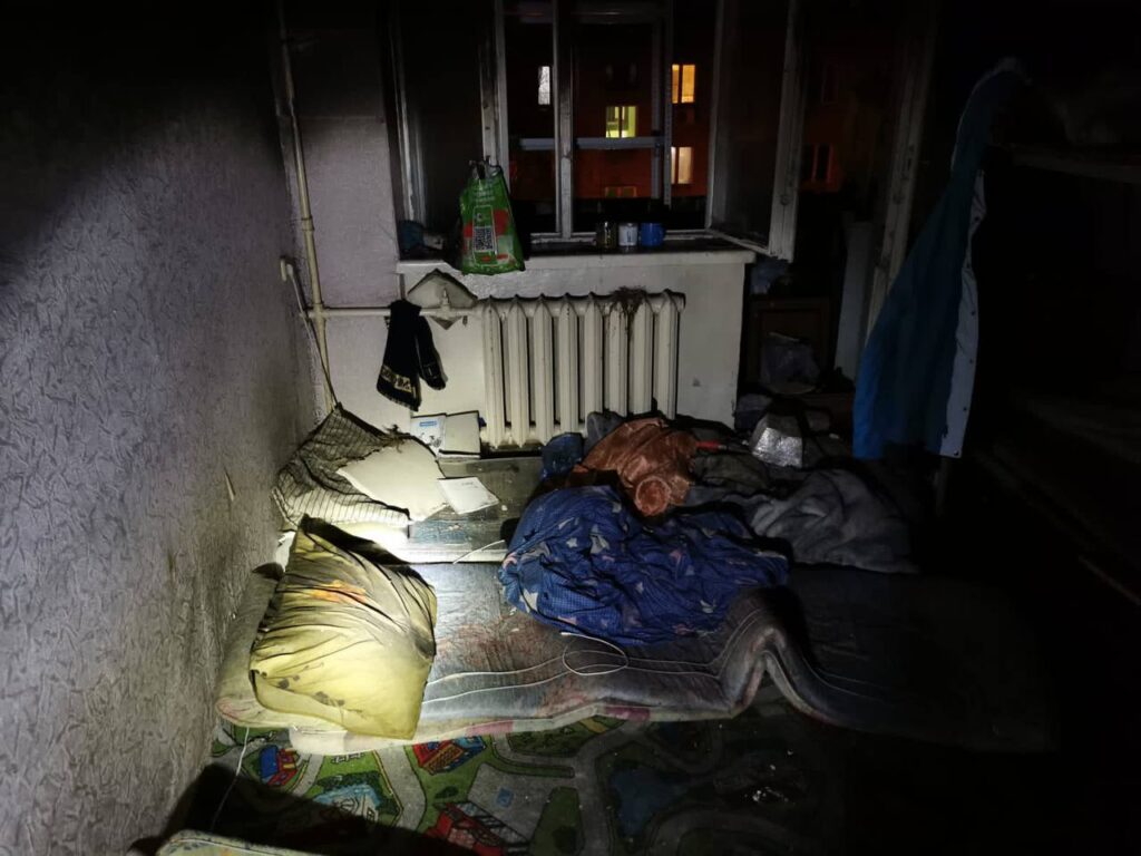 Мужчина выпрыгнул из окна, спасаясь от пожара в Москве