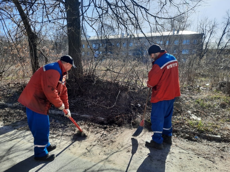 Сотрудники Рязанской электросети участвуют в городских субботниках