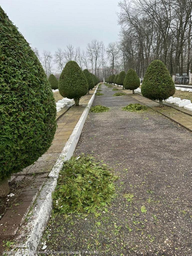 Мемориалы и кладбища Рязани приводят в порядок после зимы