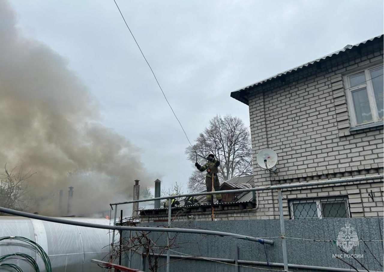 Пожарные в Рязани потушили два дома меньше чем за полчаса