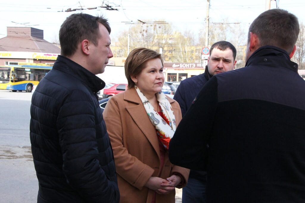 Мэр Рязани Сорокина поручила навести порядок у строящегося ТЦ в Дашково-Песочне Мэр Рязани Сорокина поручила навести порядок у строящегося ТЦ в Дашково-Песочне В 2023 году будет реализован нацпроект по благоустройству территории, и участок с долгостроем совершенно не вписывается в общий вид.