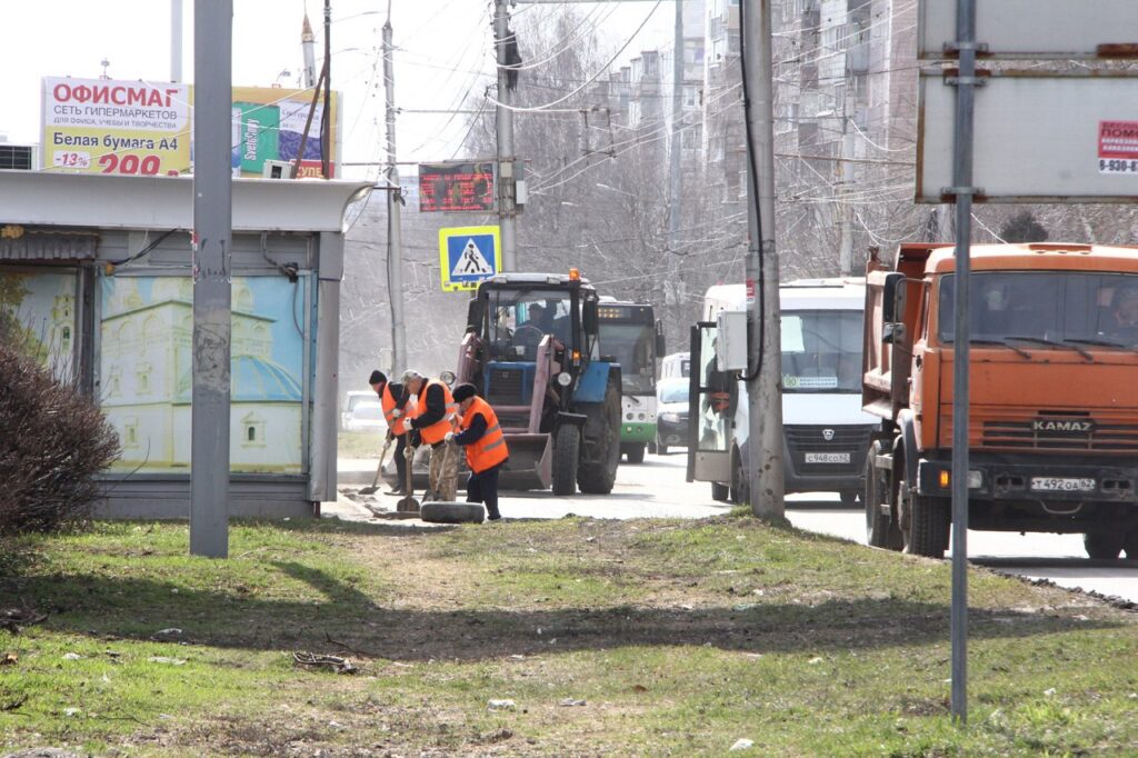 Коммунальная техника помыла проезжую часть дорог в двух районах Рязани