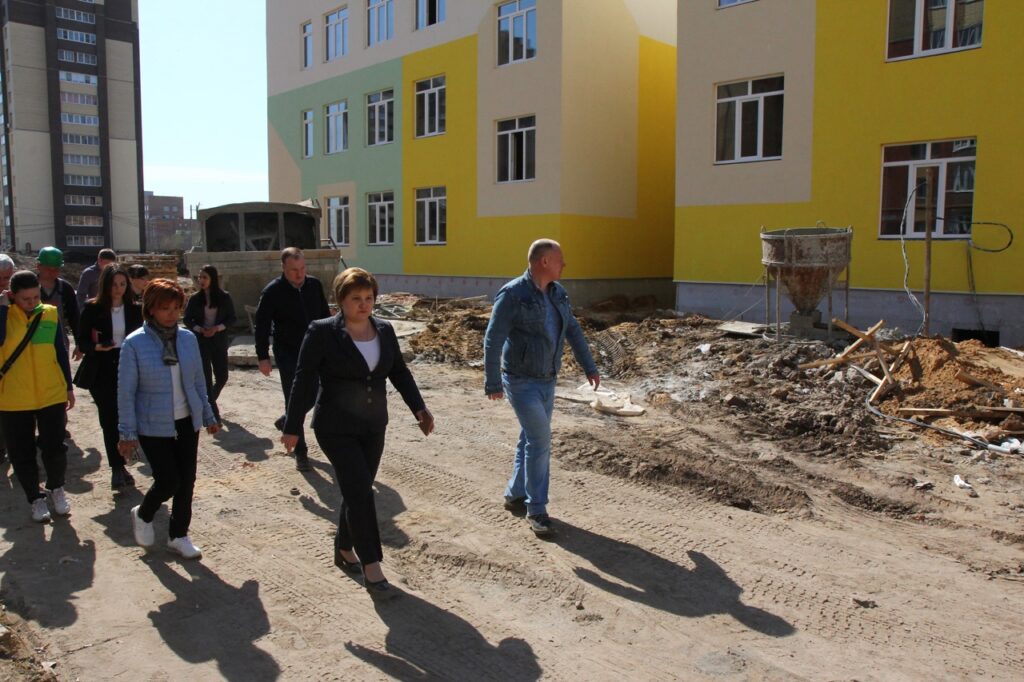 Сорокина рассказала о ходе строительства нового детского сада в Семчино Сорокина рассказала о ходе строительства нового детского сада в Семчино Детский сад будет трёхэтажным, рассчитанным на 224 места.