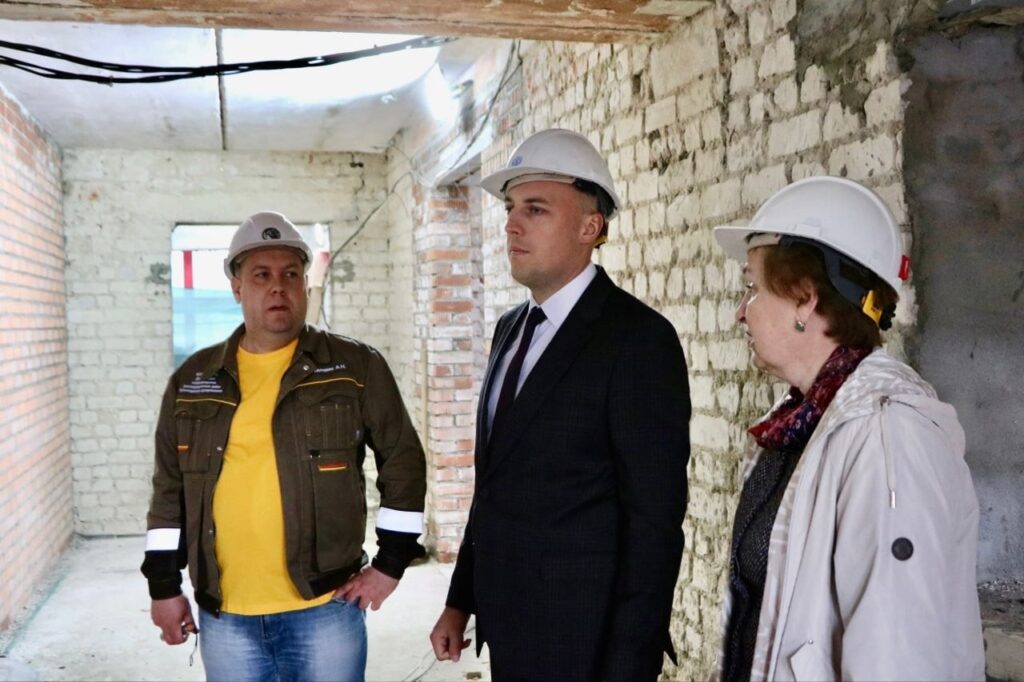 Вице-губернатор рассказал о ходе реставрации гимназии № 2 в Рязани