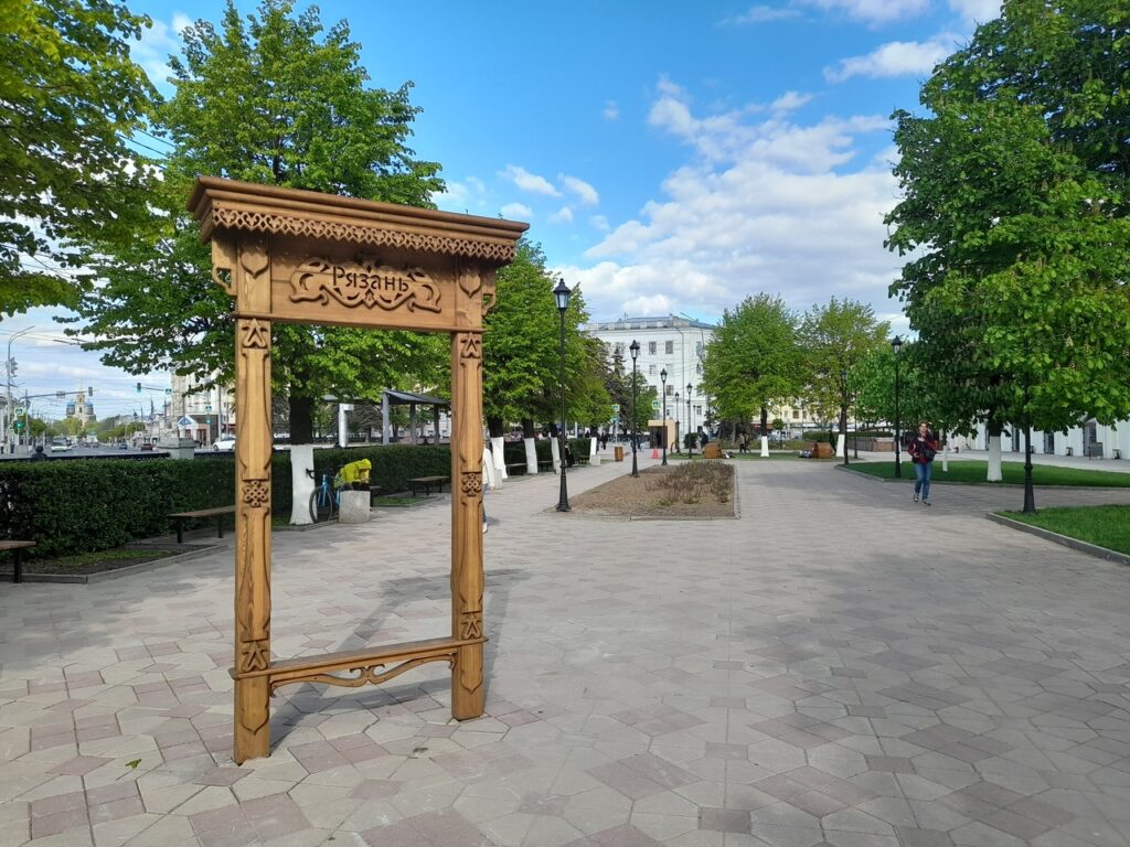 Рязанцы раскритиковали новое общественное пространство в центре города Рязанцы раскритиковали новое общественное пространство в центре города Речь об оформлении улицы Краснорядской.