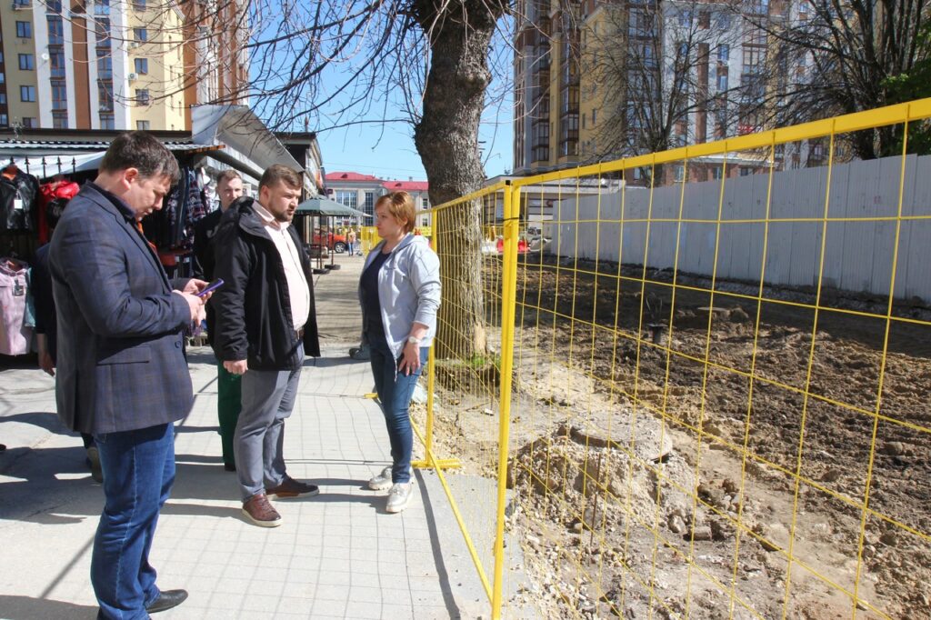 В Рязани началось благоустройство Малого шоссе В Рязани началось благоустройство Малого шоссе Ход работ проверила на месте мэр города Елена Сорокина.