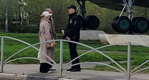 1 мая в Рязани полиция массово проверяет документы у прохожих 1 мая в Рязани полиция массово проверяет документы у прохожих
