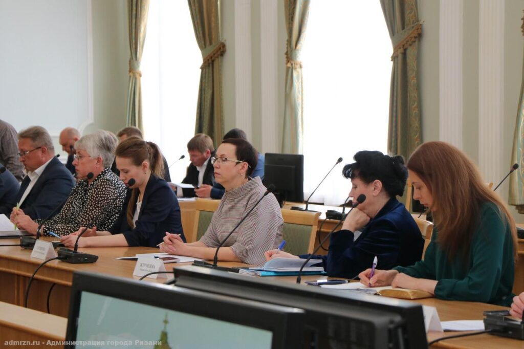 Благоустройство, транспорт и культурная программа лета-2023 стали темами совещания Елены Сорокиной Благоустройство, транспорт и культурная программа лета-2023 стали темами совещания Елены Сорокиной Программа «Лето в городе» ориентирована на горожан всех возрастов – запланированы концерты, спортивные программы, мастер-классы, лектории и конкурсы.