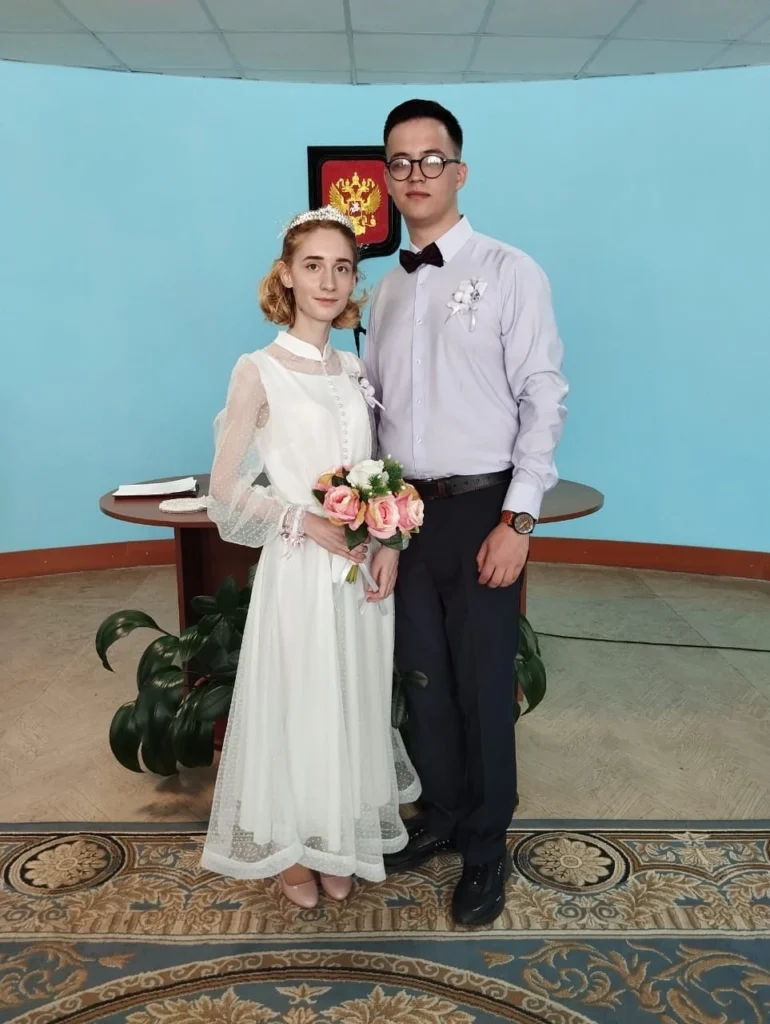 Рязанский ЗАГС показал свадьбы мая ГУ ЗАГС по региону опубликовало фотографии рязанцев, которые вступили в брак в мае 2023 года.