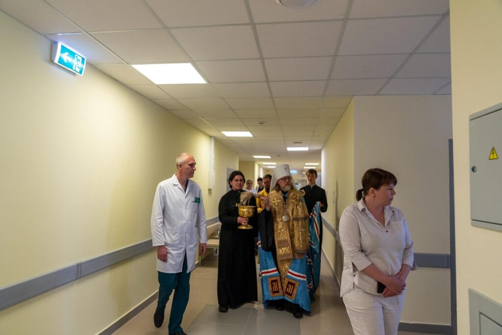 Митрополит Марк в сослужении клириков Рязанской епархии благословил новый корпус Областного онкодиспансера
