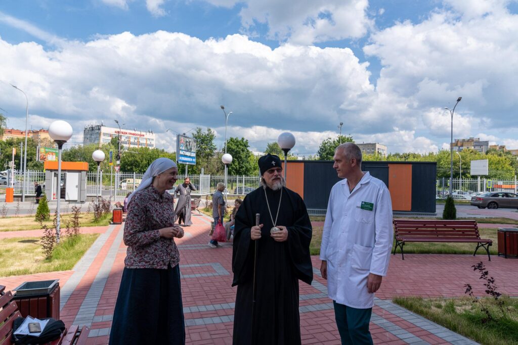 Митрополит Марк в сослужении клириков Рязанской епархии благословил новый корпус Областного онкодиспансера