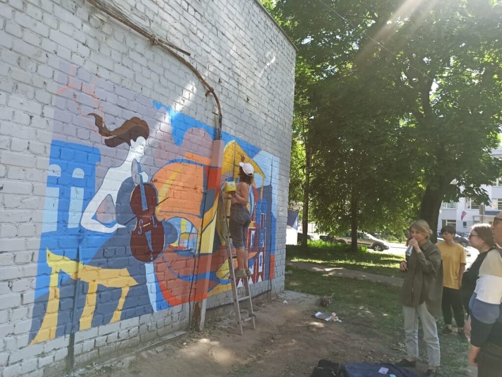 Художественные граффити появились в центре Рязани