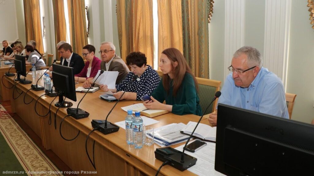 Бюджет Рязани по доходам в 2022 году превысил план на 2,4% Бюджет Рязани по доходам в 2022 году превысил план на 2,4% На социальную сферу потратили 63% от общего объёма — примерно 11,8 млрд рублей. Больше четверти всех расходов пришлось на дороги и ЖКХ.