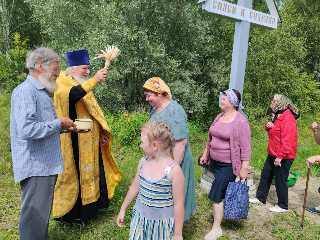 В Касимовском районе освятили крест на въезде в деревню Большой Мутор |  25.07.2023 | Рязань - БезФормата