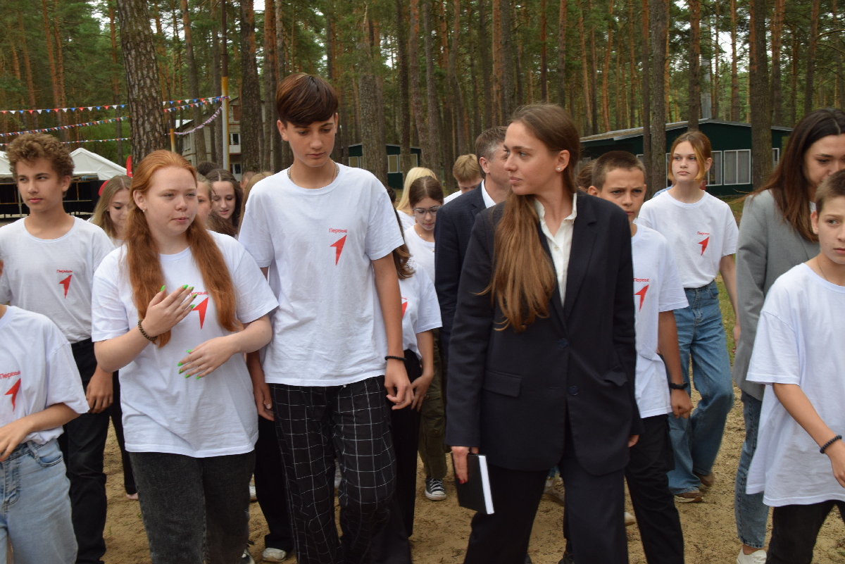 Глава Росмолодежи посетила рязанский лагерь «Лучезарный» | 24.07.2023 |  Рязань - БезФормата