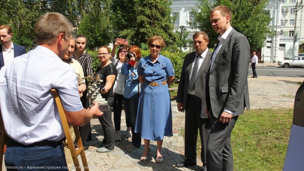 К Дню учителя в Рязани установят памятник педагогам К Дню учителя в Рязани установят памятник педагогам Проект показали губернатору Рязанской области Павлу Малкову.