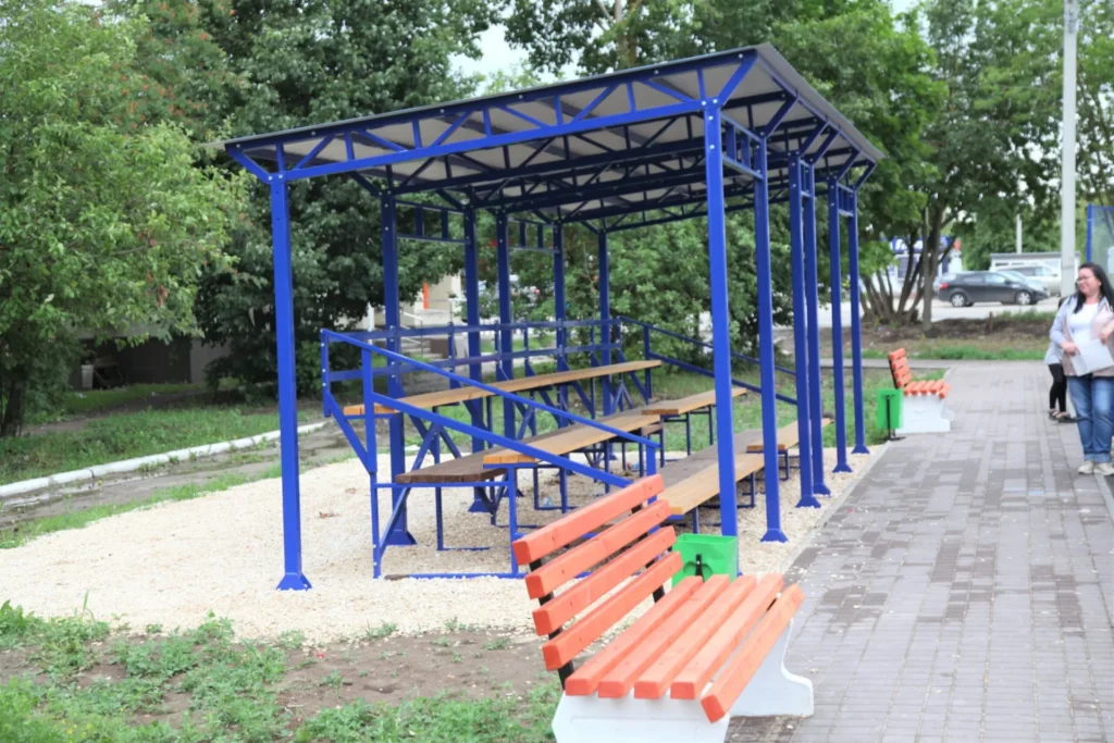 В касимовском районе Черёмушки построили хоккейную площадку В касимовском районе Черёмушки построили хоккейную площадку Площадку построили в районе Черёмушки между многоквартирными домами № 191, 191А, 191Б, 193 на улице Советской.