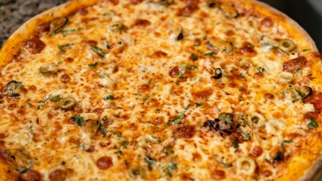 Мама-предприниматель из Рязани создала пиццерию в формате Street Food Мама-предприниматель из Рязани создала пиццерию в формате Street Food Идея об открытии киосков с пиццей впервые появилась у рязанки, когда она работала в ресторане итальянской кухни.