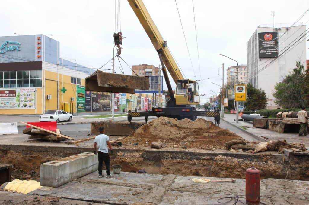 На улице Грибоедова в Рязани движение транспорта возобновили в кратчайшие сроки