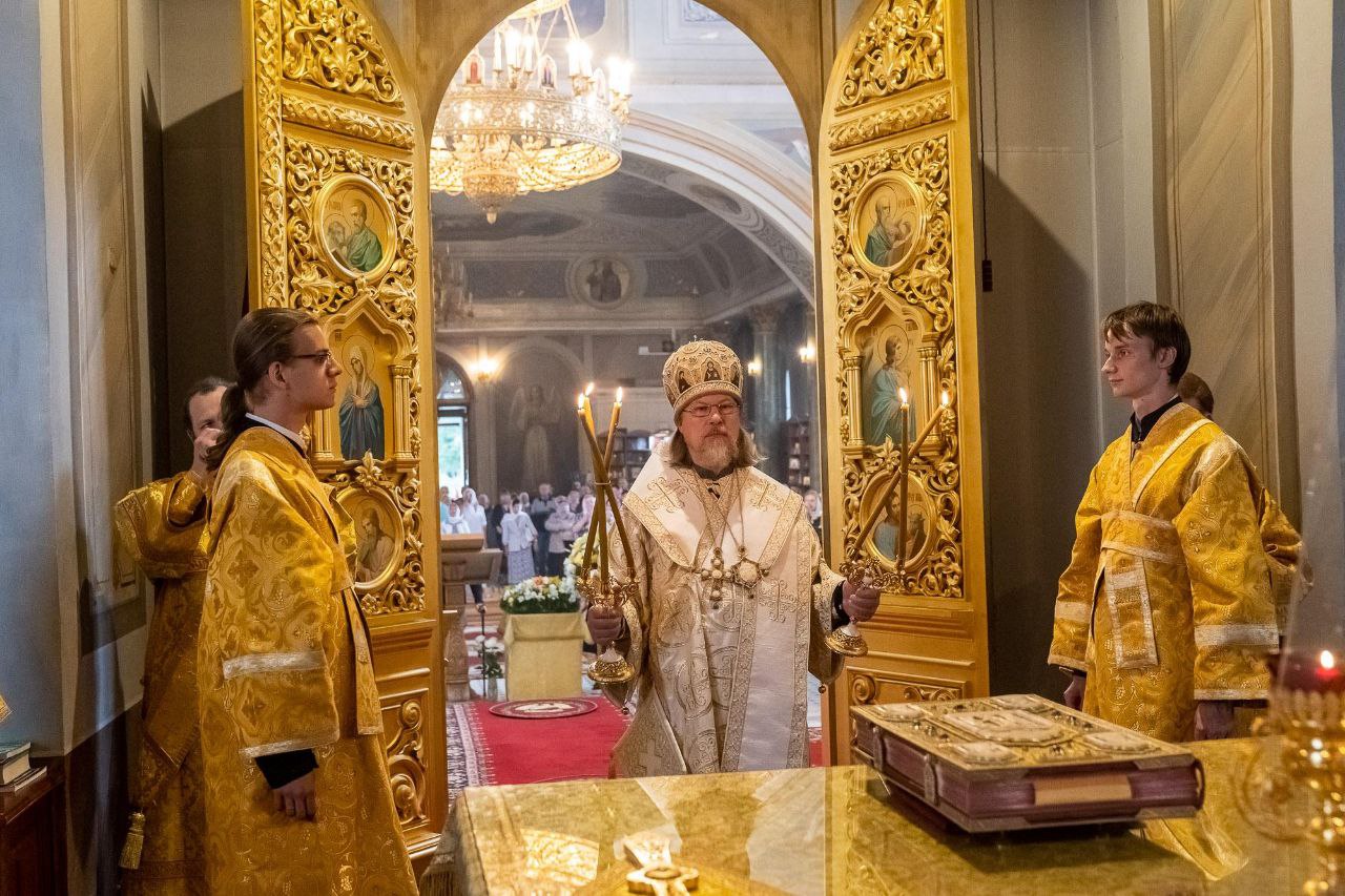 В Рязань прибыли частицы мощей апостола Петра и великомученицы Екатерины |  12.07.2023 | Рязань - БезФормата