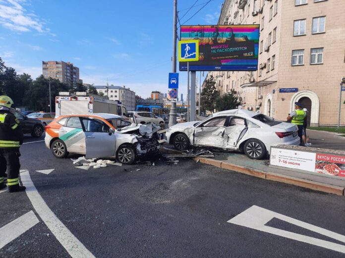 В ДТП с каршерингом на Беговой погиб водитель