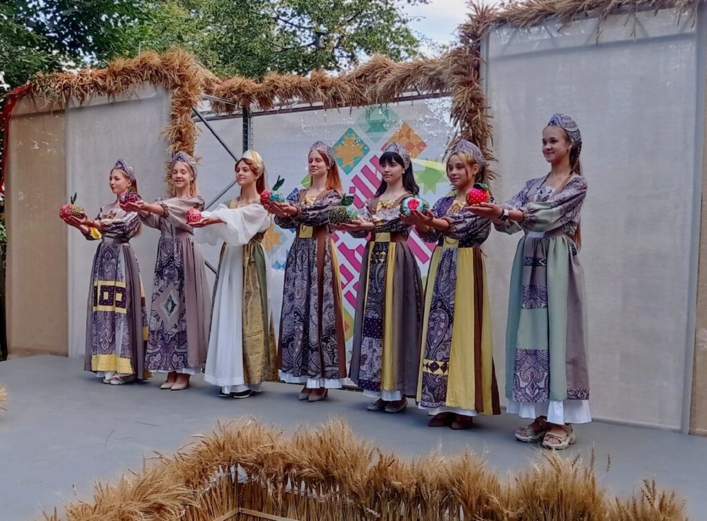 Второй день фестиваля «Шили-были и носили» был посвящен подрастающему поколению