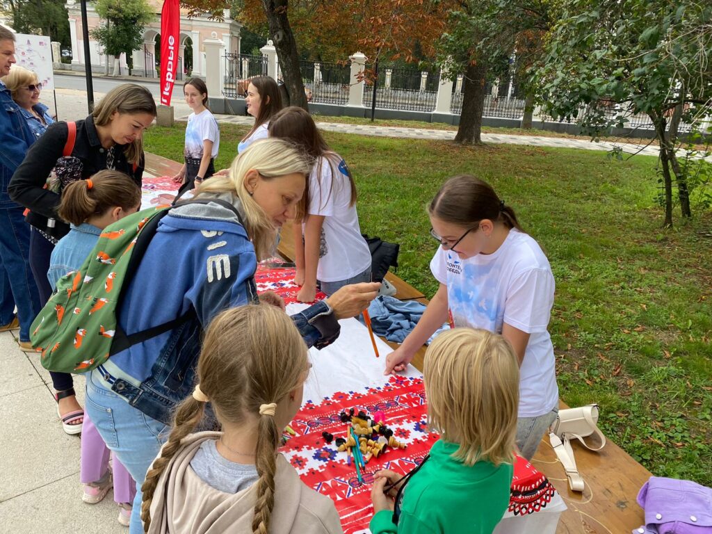 Площадка «Движения Первых» работает в рамках «Форума древних городов» Площадка «Движения Первых» работает в рамках «Форума древних городов» Юные жители Рязани могли проверить себя в испытаниях на ловкость, творчество и остроумие.