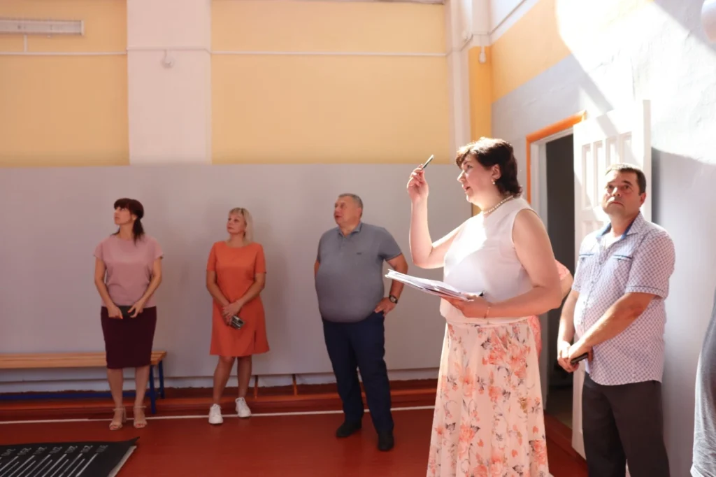 Иван Бахилов встретился с подрядчиками, которые работают на объектах в Касимове Иван Бахилов встретился с подрядчиками, которые работают на объектах в Касимове Встречи состоялись в четверг, 17 августа.