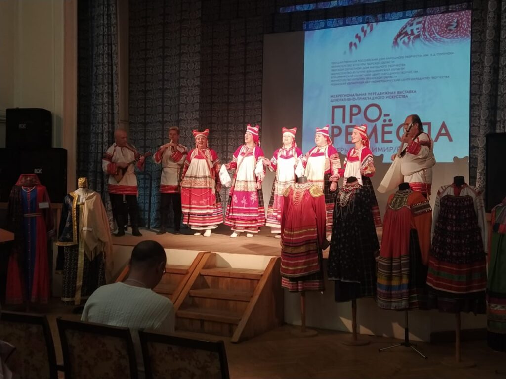 Форум древних городов связал Рязань, Тверь и Владимир Форум древних городов связал Рязань, Тверь и Владимир Важной частью мероприятия стало подписание соглашения о творческом сотрудничестве.