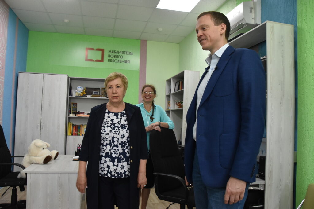 Губернатор Рязанской области осмотрел сразу два микрорайона города В пятницу, 11 августа, Павел Малков посетил Канищево и Семчино, где проконтролировал строительство новых дорог и развитие социальной инфраструктуры. 