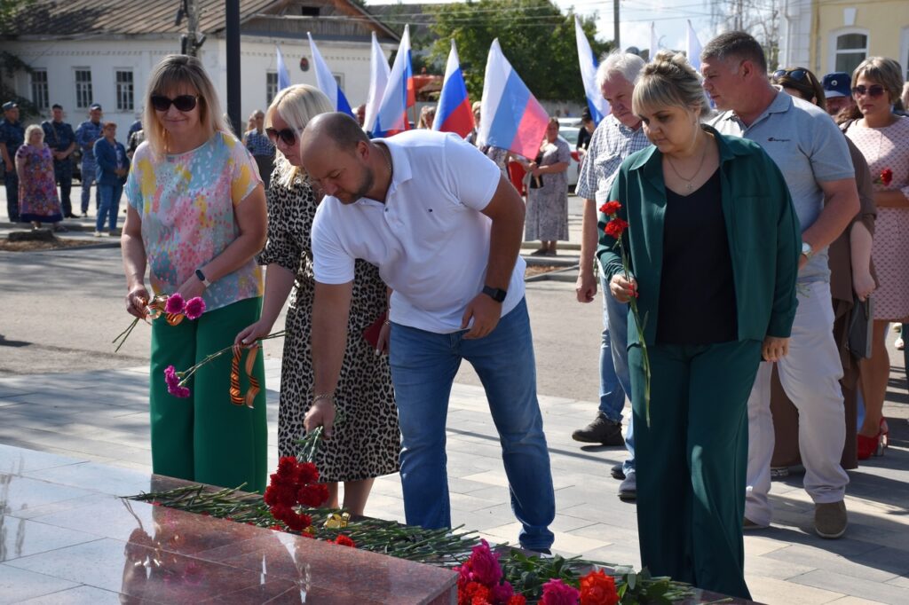 Из Сасова отправили технику и гуманитарный груз для бойцов СВО Из Сасова отправили технику и гуманитарный груз для бойцов СВО В Сасове состоялась церемония возложения цветов, посвящённая 80-й годовщине победы в Курской битве