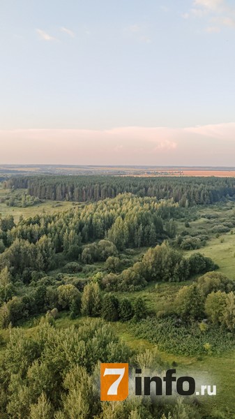 7info публикует фото и видео вечернего полёта фестиваля "Небо России" 7info публикует фото и видео вечернего полёта фестиваля "Небо России" 9 августа корреспондент 7info совершил полёт на воздушном шаре, который состоялся в рамках фестиваля "Небо России".