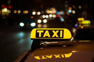Водителей с непогашенной судимостью выгонят из такси