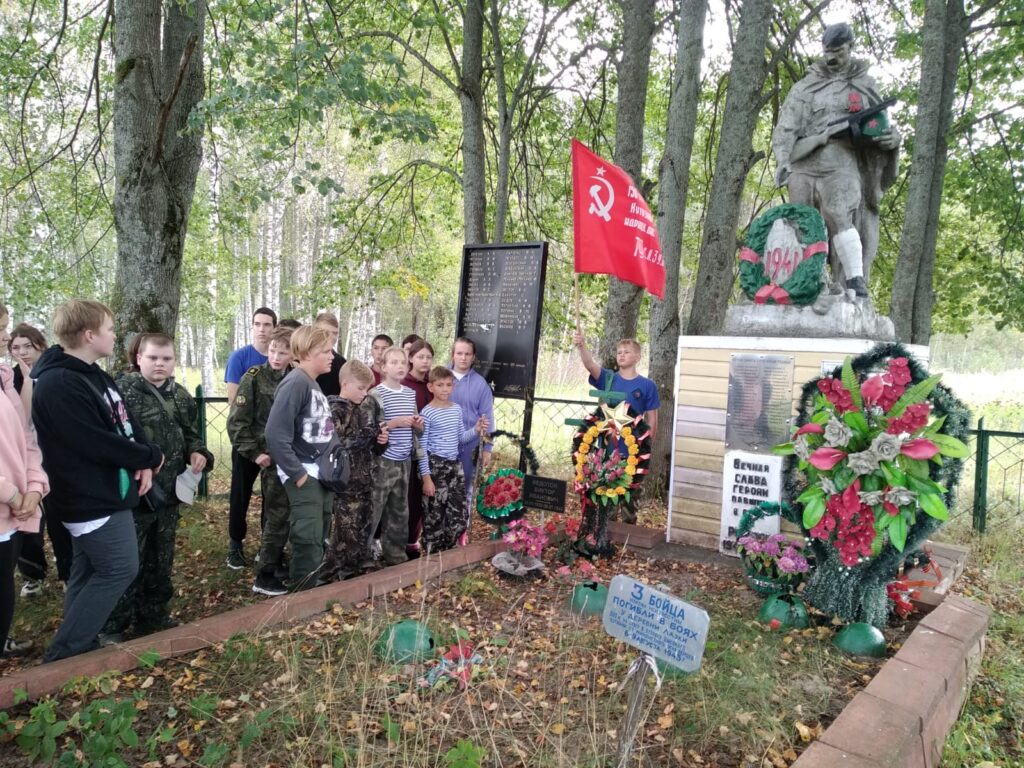 Юные экологи из Рязани стали участниками экослета в Калужской области Юные экологи из Рязани стали участниками экослета в Калужской области При поддержке Рязанской НПК (входит в НК «Роснефть») детская общественная экологическая организация «Хозяин Мещеры» стала участником VIII экологического слета школьников «Подари планете жизнь» в Калужской области.