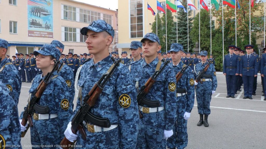 Первокурсники Академии ФСИН приняли присягу в Рязани