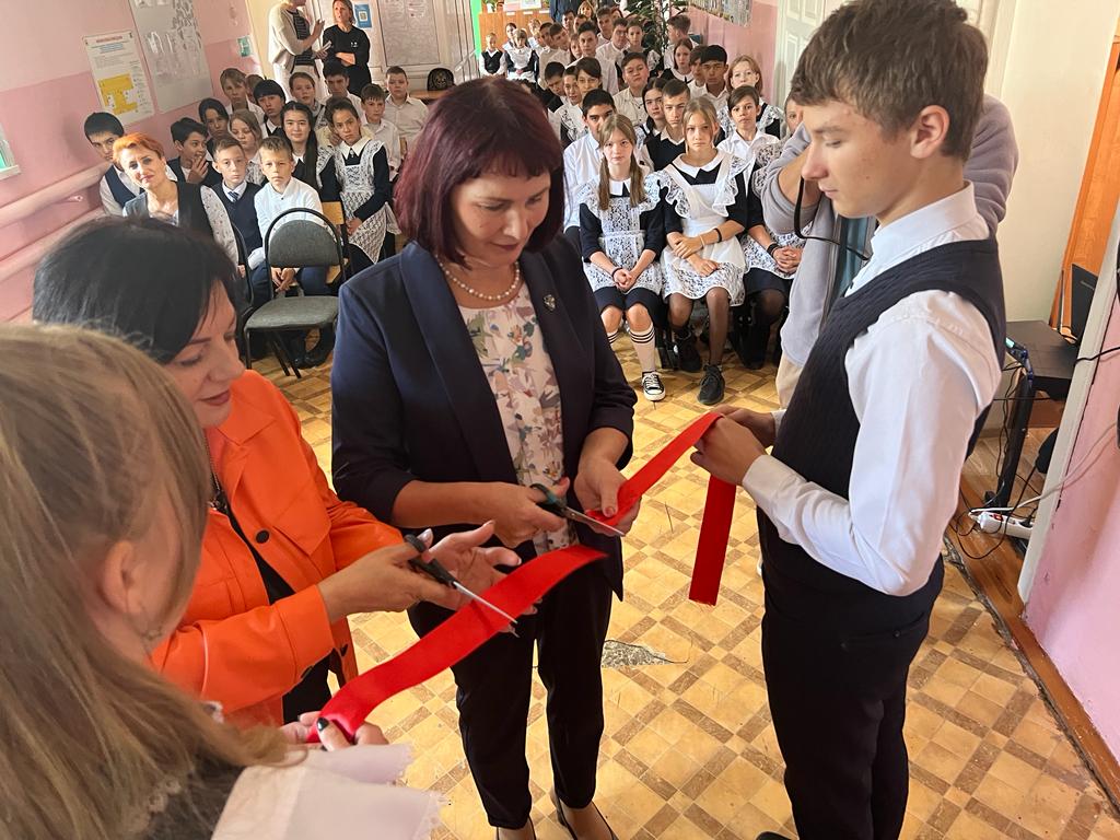 В двух школах Скопинского района открылись центры «Точка роста» В Корневской и Мало-Шелемишевской школах Скопинского района открылись «Точки роста».