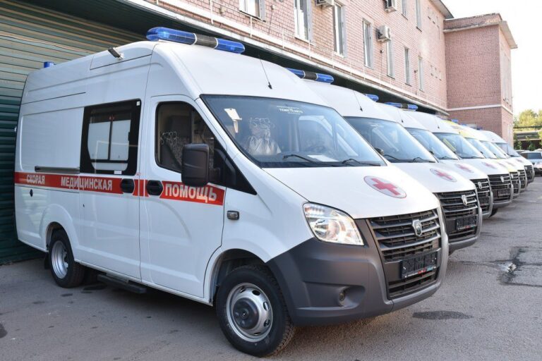 Школьницу госпитализировали после падения с высоты с отравлением неизвестным веществом в Рязани