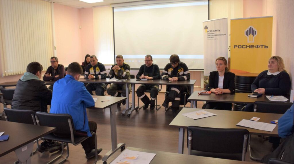РНПК провела День открытых дверей для рязанских студентов РНПК провела День открытых дверей для рязанских студентов За два дня завод посетили более 100 студентов Касимовского нефтегазового колледжа и Рязанского колледжа электроники.