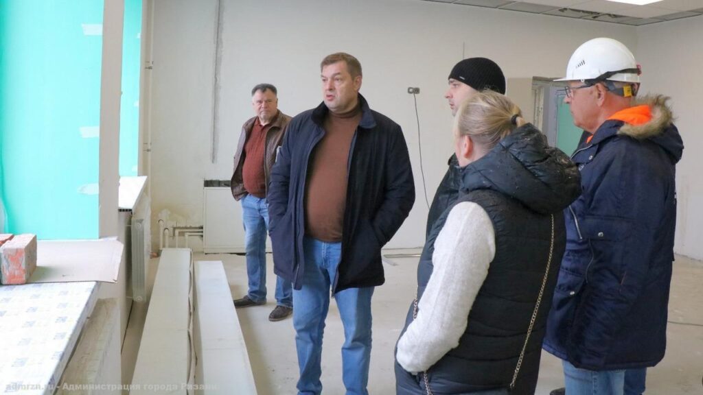 Строительство детского сада в Кальном планируется завершить в ноябре Строительство детского сада в Кальном планируется завершить в ноябре На объекте 14 октября побывал исполняющий обязанности главы администрации Виталий Артёмов.