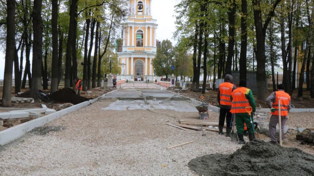 В Рязани благоустраивают Нижний городской парк и Кремлевский сквер В Рязани благоустраивают Нижний городской парк и Кремлевский сквер В субботу, 14 октября, во время объезда города исполняющий обязанности главы администрации Рязани Виталий Артемов и начальники профильных управлений осмотрели Нижний городской парк и Кремлевский сквер.