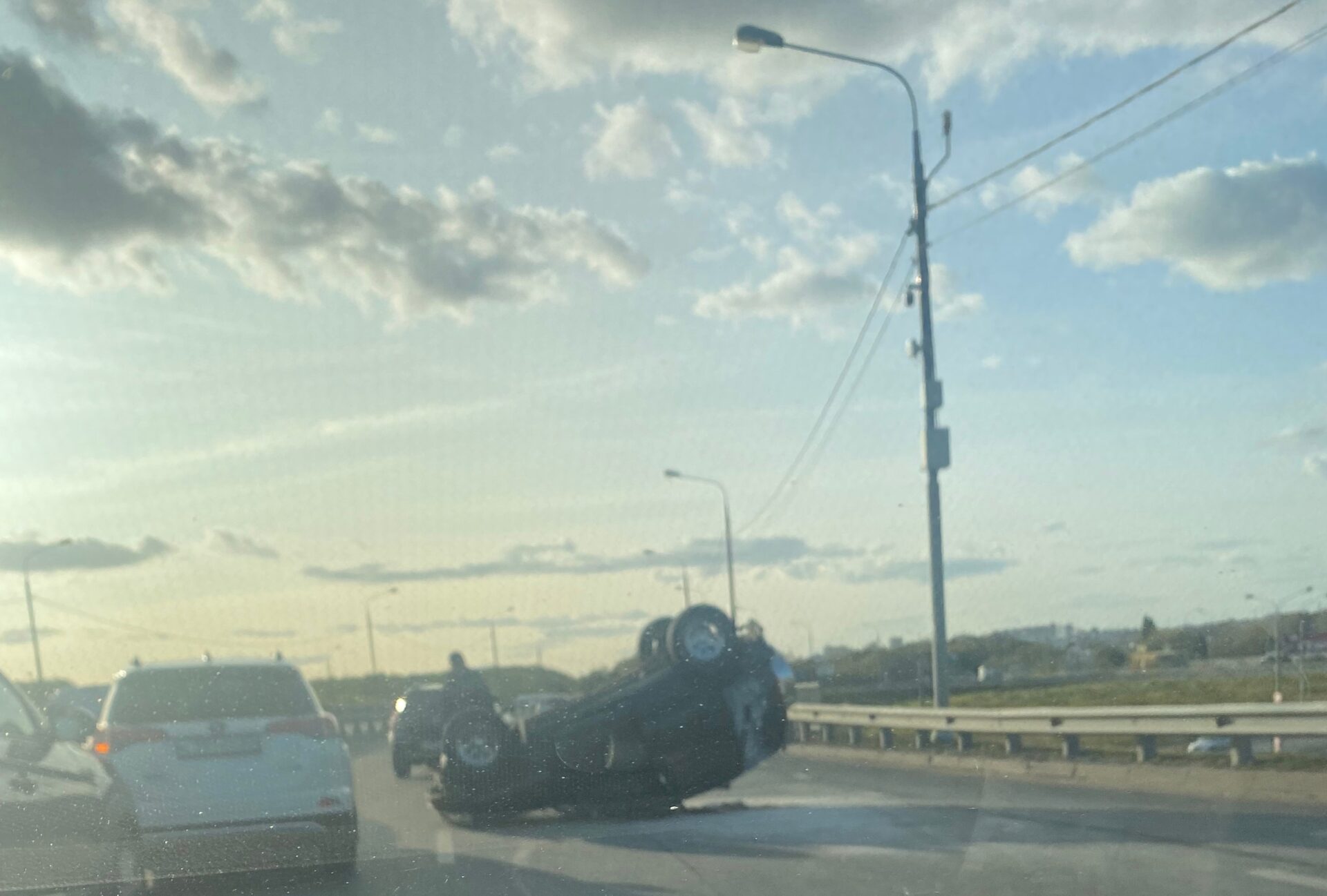 В Рязани на Северной окружной перевернулся автомобиль