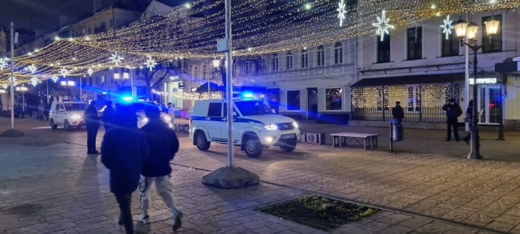 Ночью на улице Почтовой в Рязани задержан 51 человек Правоохранители выявили и пресекли более 120 административных правонарушений.