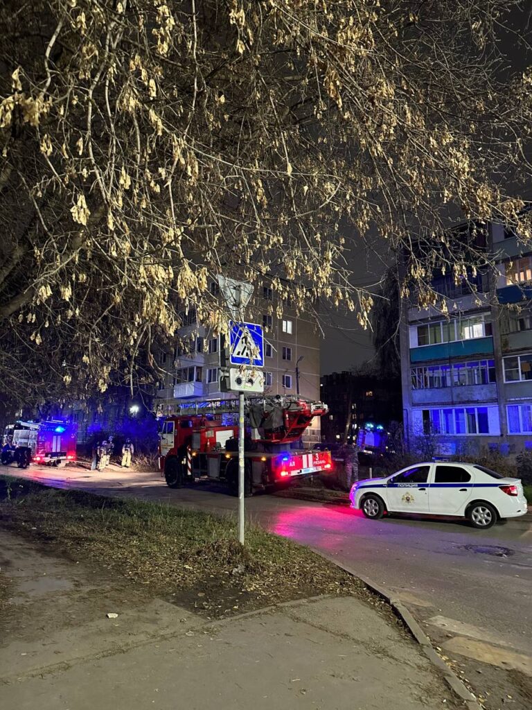 На улице Пушкина заметили пожарные автомобили и полицию На улице Пушкина заметили пожарные автомобили и полицию Подробности случившегося уточняются.