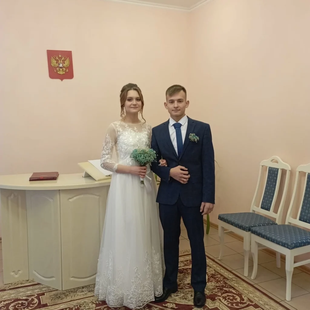 Рязанский ЗАГС показал фото свадеб 17 и 18 ноября Снимки появились в официальной группе ведомства, а также на страницы руководителя Управления Елены Сорокиной.