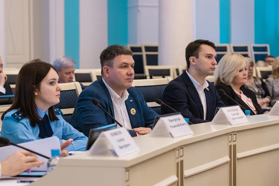 Представители фракций областной Думы прокомментировали принятие областного бюджета на предстоящие три года Представители фракций областной Думы прокомментировали принятие областного бюджета на предстоящие три года